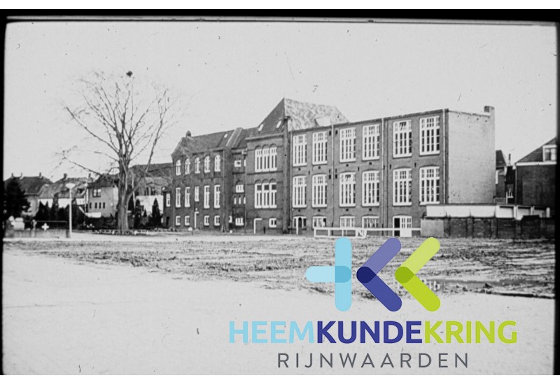 Lobith (47) Markt- Kerkepad achterkant Mariaschool